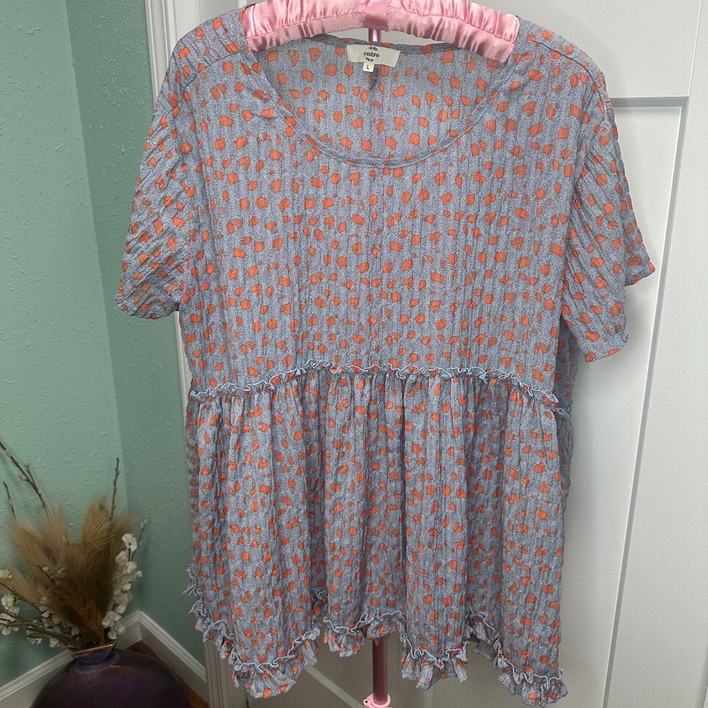 Entro large women’s baby doll top light blue orange dots ruffled hem/waist